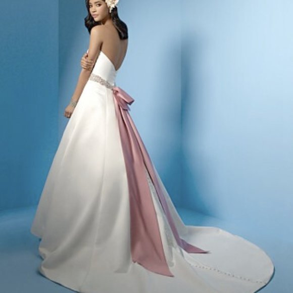 *NWT ALFRED ANGELO 1526 SIZE 8 W/ REMOVABLE SASH* - Picture 1 of 8